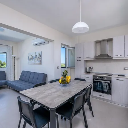 Apartment Nimarevi Soroni