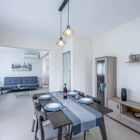 Nimarevi Apartment